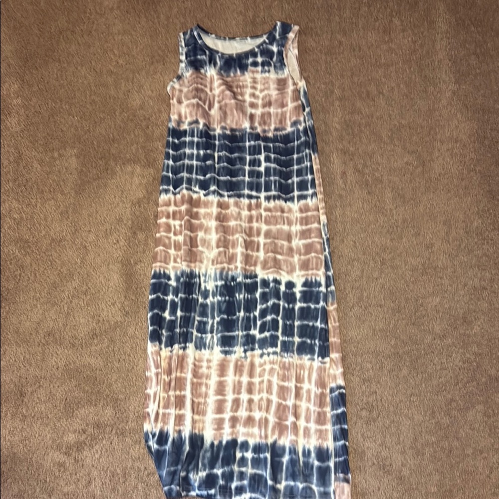 Tie-Dye Sleeveless Maxi Dress